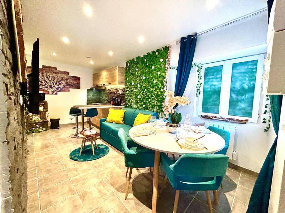 La Foret Enchantee, Centre Ville Pont-Sur-Yonne Εξωτερικό φωτογραφία
